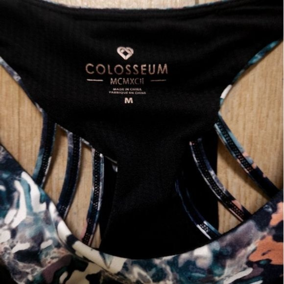 Colosseum tank top size Medium - Picture 8 of 9